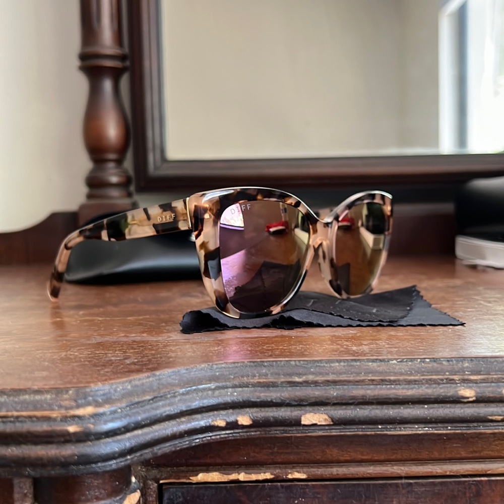 DIFF purple reflection glasses cat eye